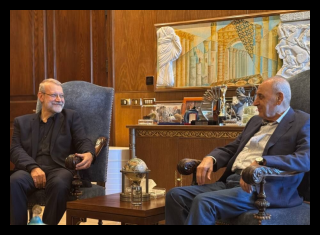 زيارة مختلفة عن سابقتها؟ هذا ما حمله لاريجاني إلى بيروت 1 075c35331d31d392e5a17fee6bf7db9e 300x215 1