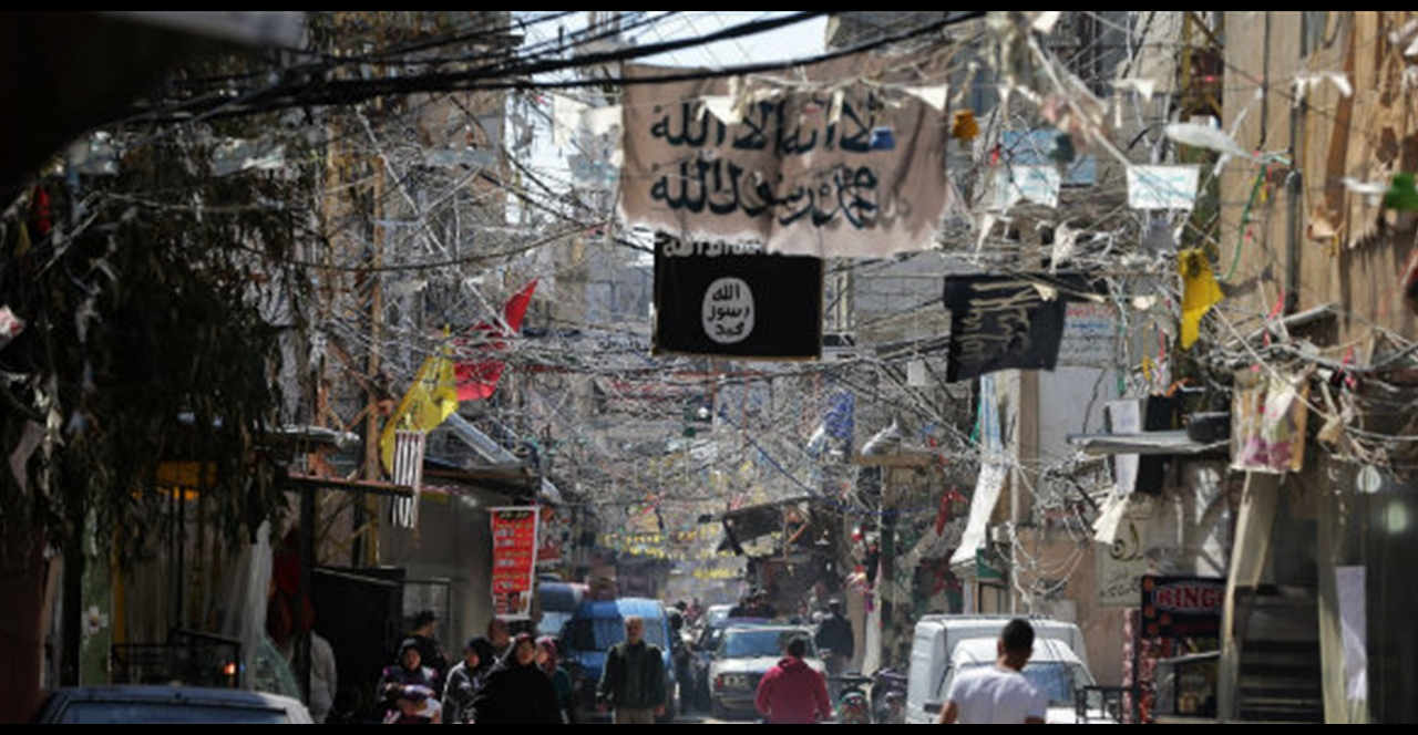 “وساطة” لمطلوبين في عين الحلوة.. “الترحيلُ” وارد؟