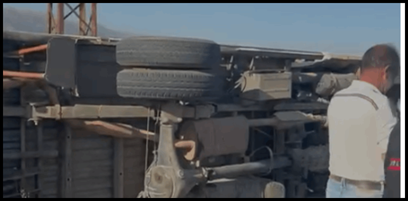 بالفيديو.. انقلاب "بيك اب" وسقوط اصابات 1 Doc P 1436004 638974384741573311