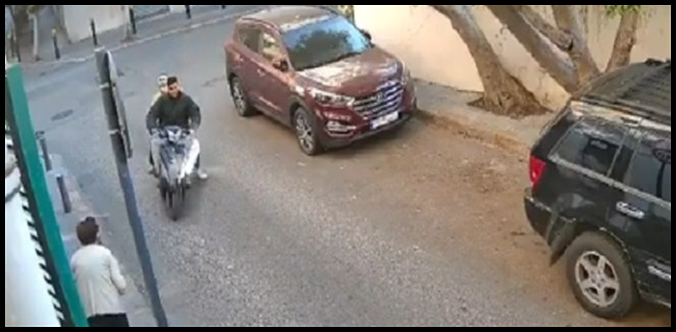 في منطقة الأشرفية... شاهدوا ما فعله شخصان بسيّدة مسنّة (فيديو) 1 Doc P 1437555 638977793534045468