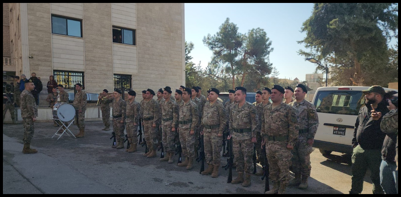 قيادة الجيش أقامت مراسم تشييع الشهيدين بلال البرادعي وعلي حيدر امام مستشفى المرتضى 1 Doc P 1444088 638991583441084370