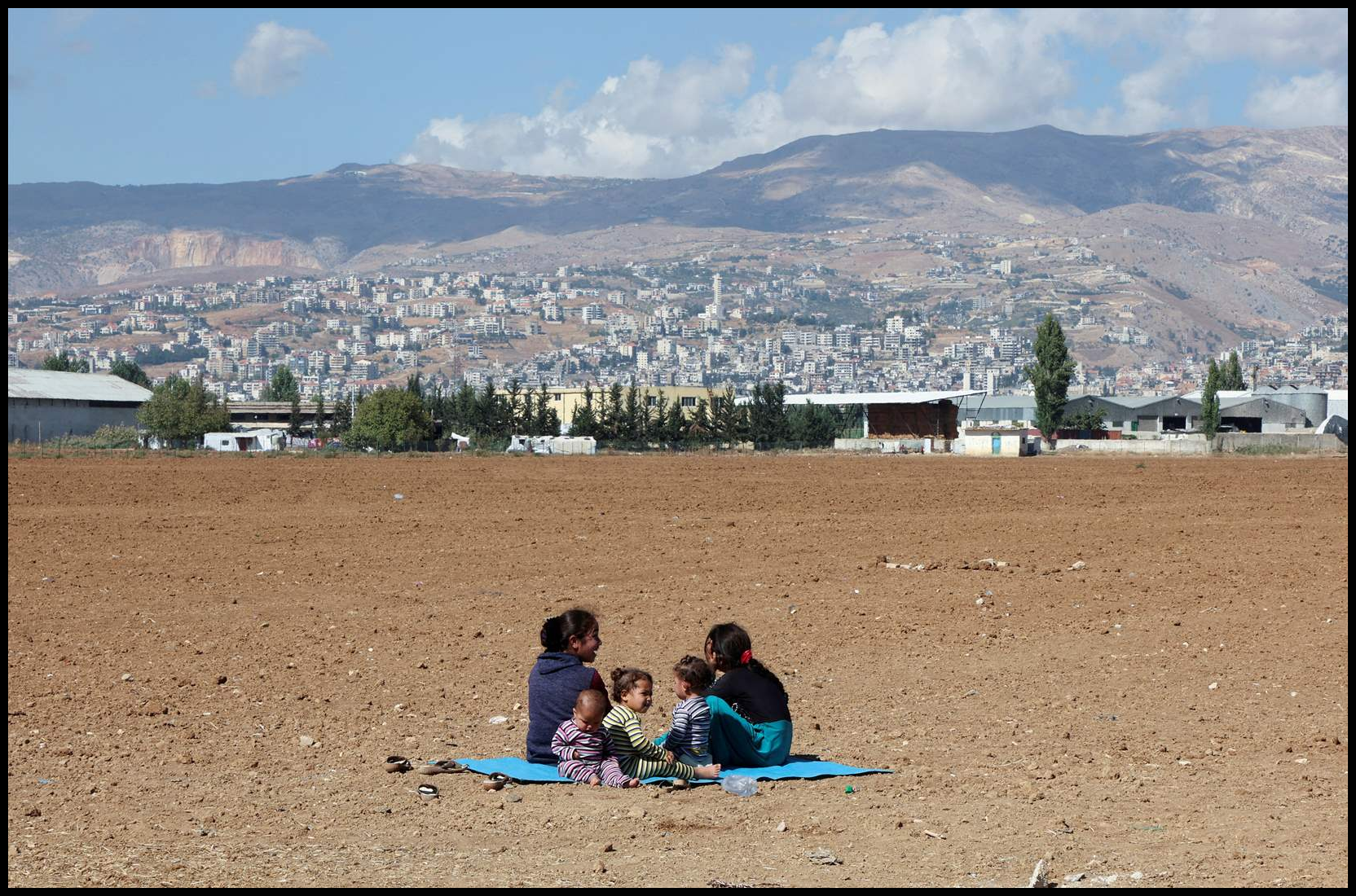 بالصور: "كان يلوث الليطاني".. تفكيك مخيم للنازحين السوريين 1 Doc P 549498 638989689981510929