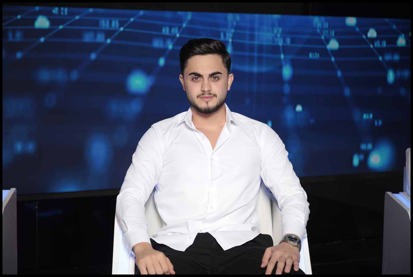 محمود ماهر يواجه أسئلة الجمهور بجرأة في كواليس “المؤثر الحقيقي” 1 Doc P 549503 638989736916161608