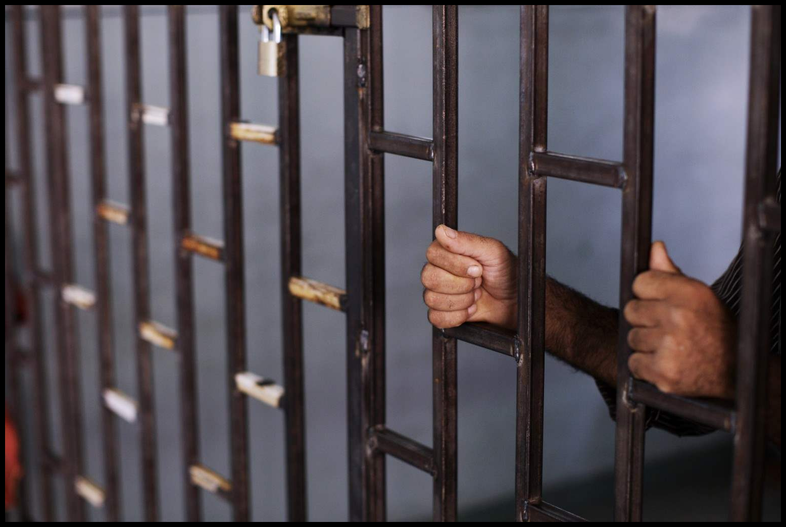 "تعرض للتعذيب".. وفاة موقوف في لبنان (صور) 1 Doc P 549605 638990528744110655