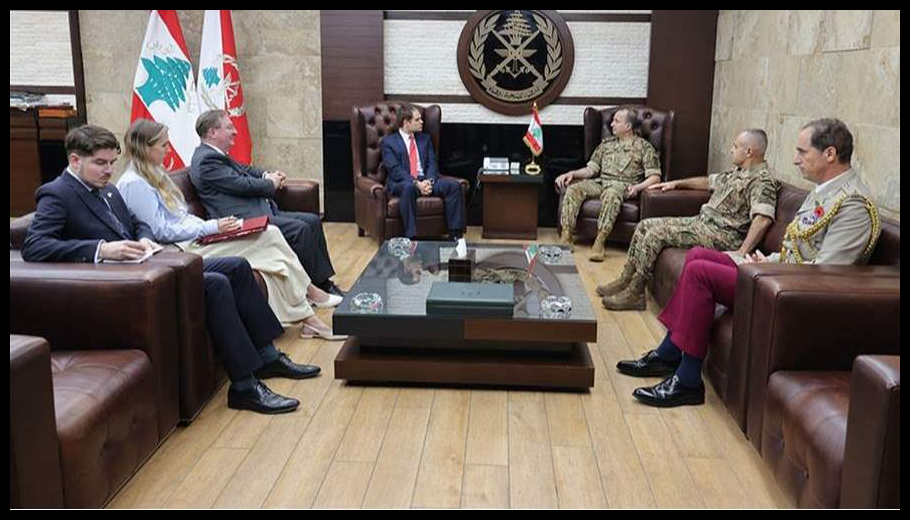 قائد الجيش استقبل وفدين بريطاني وهولندي 1 Doc T 888243 638978688578778605