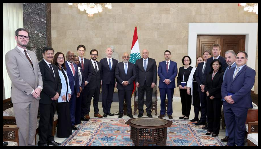 عون مستقبلًا وفد البنك الدولي: لبنان ملتزم باتفاق وقف الأعمال العدائية فيما إسرائيل لا تزال تحتل التلال الخمس وتضاعف إعتداءاتها 1 Doc T 888773 638981137329785536