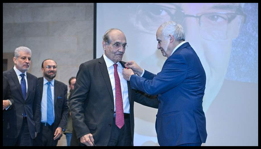 تكريم الشاعر موسى زغيب بوسام الاستحقاق اللبنانيّ الفضي 1 Doc T 890421 638989202836721166