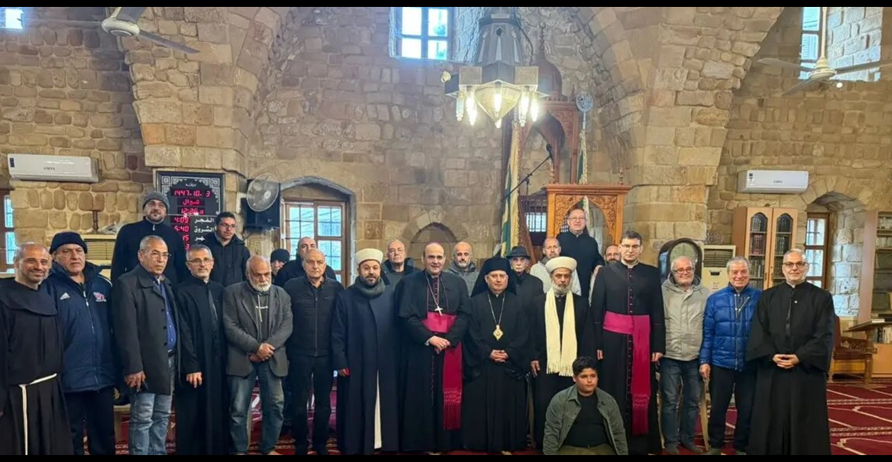 السفير البابويّ من صور: البابا سيبقى إلى جانبكم حتّى يعود السلام