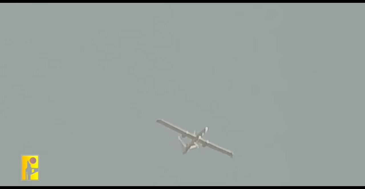 بالفيديو- حزب الله يسقط مسيّرة في اجواء بنت جبيل