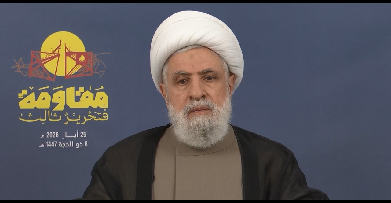 تصعيد سياسي جديد… قاسم يلوّح بالشارع لإسقاط الحكومة