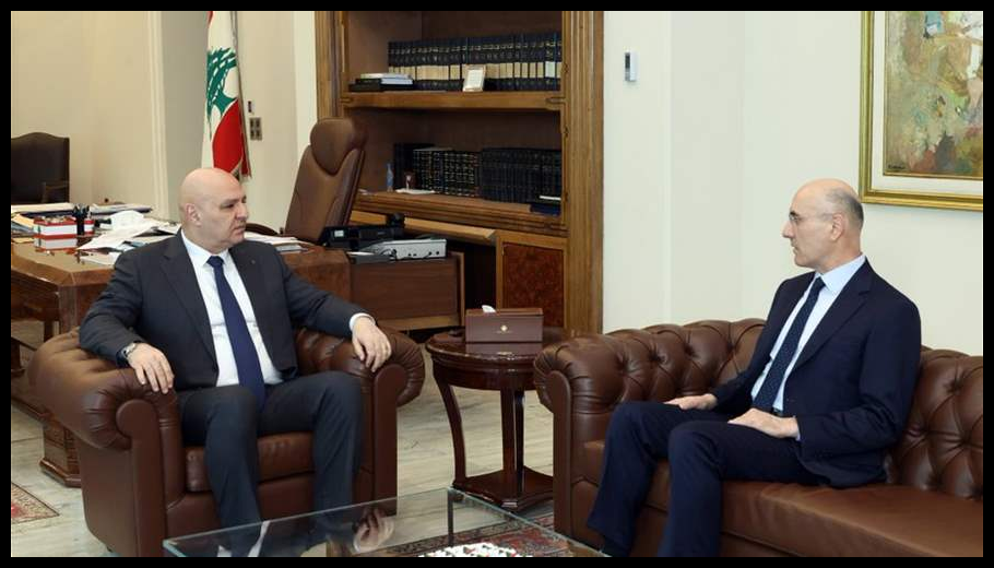 رئيس الجمهورية العماد جوزاف عون عرض مع وزير الداخلية والبلديات أحمد الحجار الأوضاع الأمنية والإجراءات المتخذة على صعيد وزارة الداخلية والأجهزة التابعة لها للمحافظة على الأمن والاستقرار وتقديم الخدمات للمواطنين وتطوير عمل الوزارة 1 Doc T 931501 639140766529432627