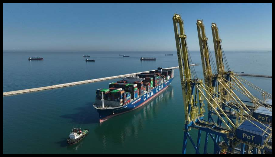 CMA CGM EUGENIE… أكبر سفينة حاويات ترسو في محطة حاويات مرفأ طرابلس